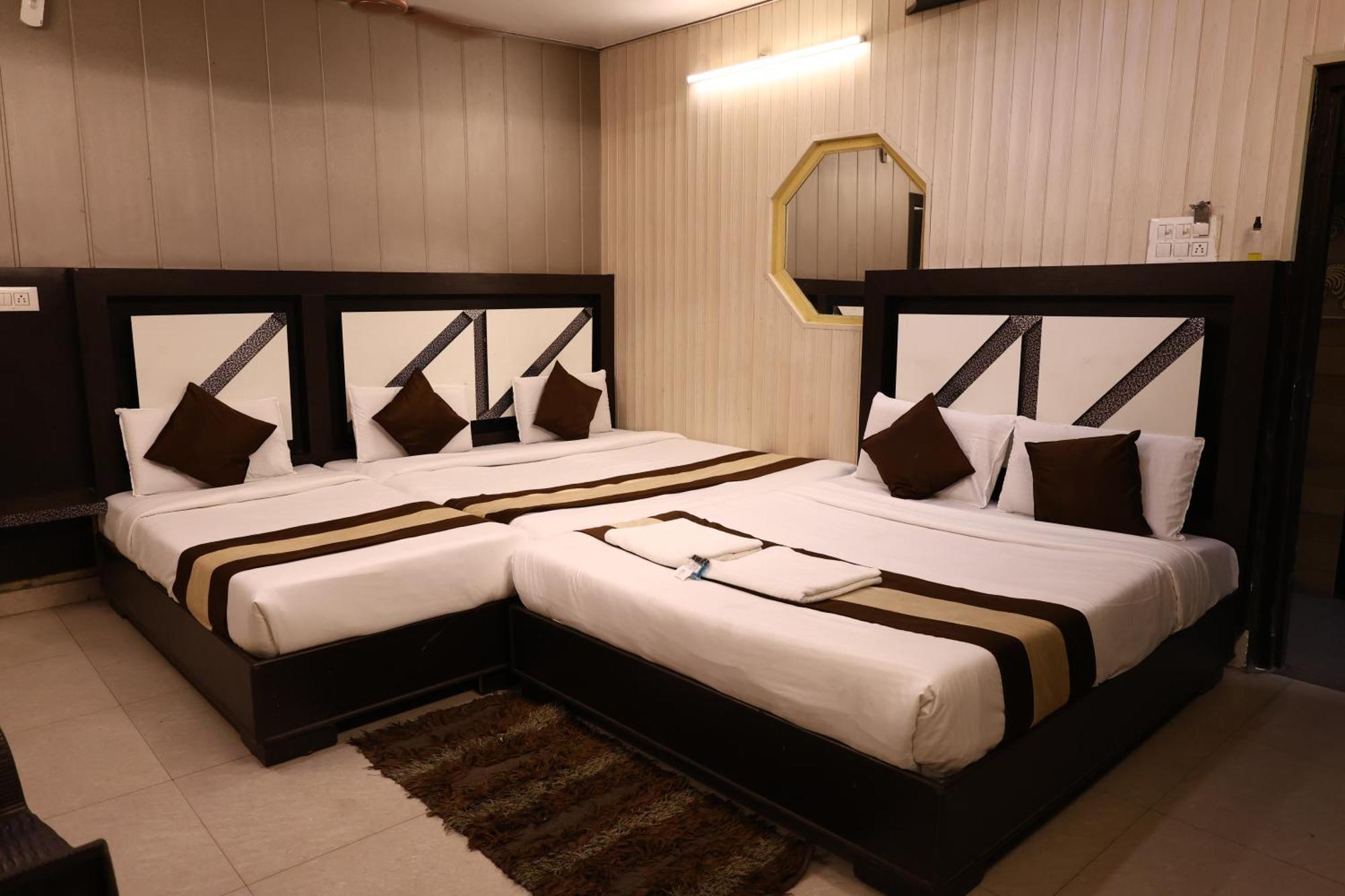 Hotel Pardesi Haridwār Exteriör bild