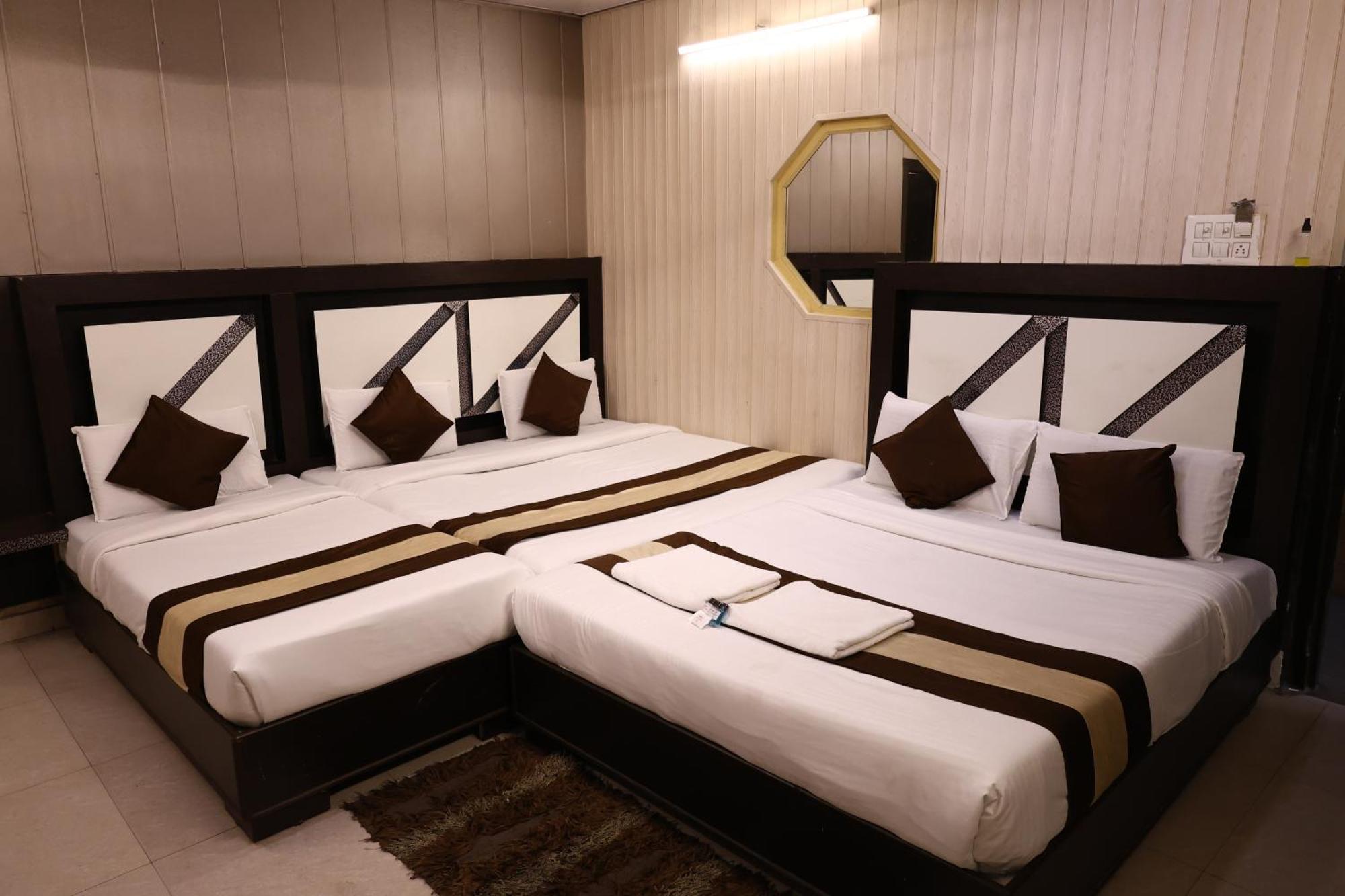 Hotel Pardesi Haridwār Exteriör bild