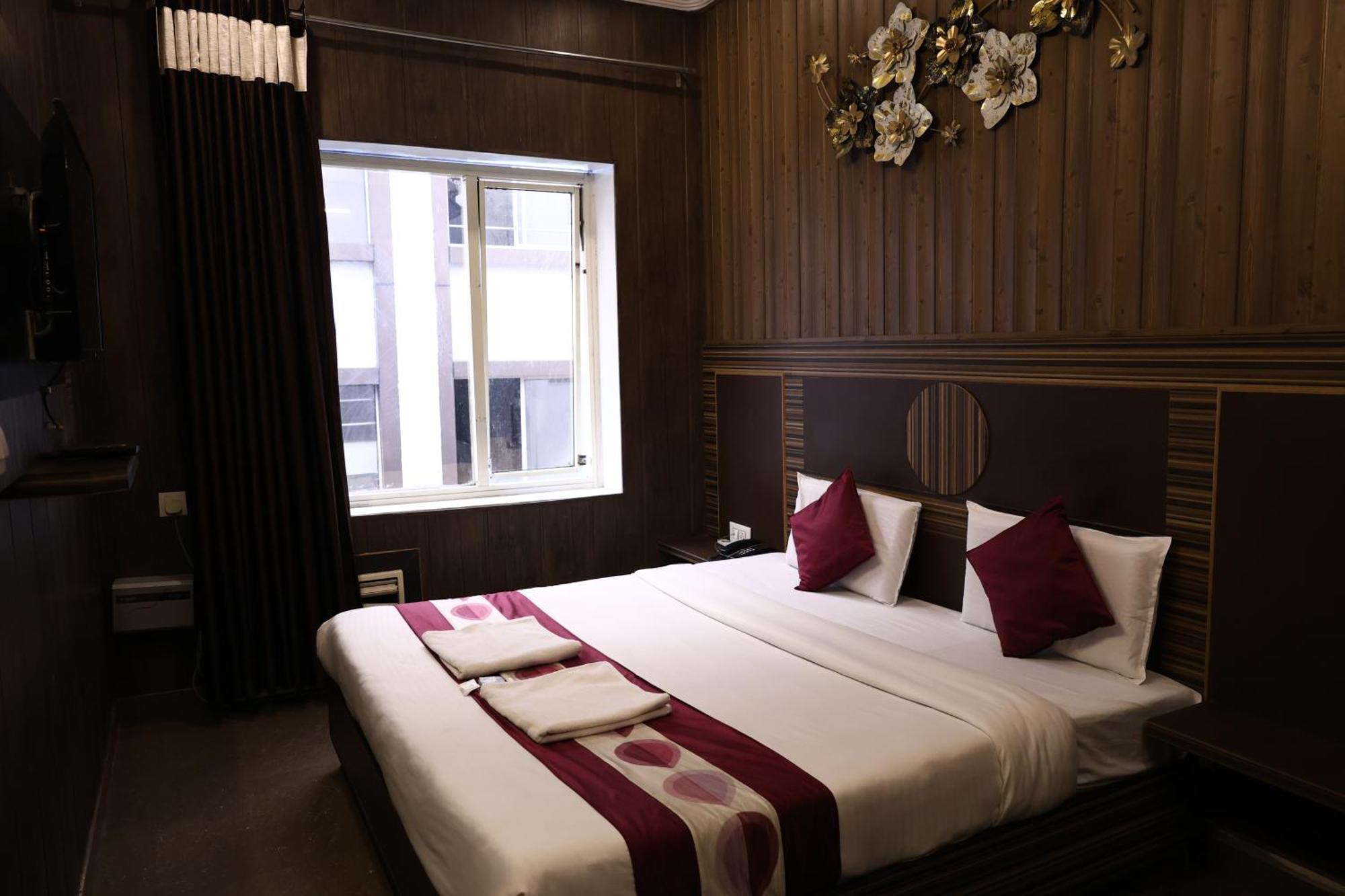 Hotel Pardesi Haridwār Exteriör bild