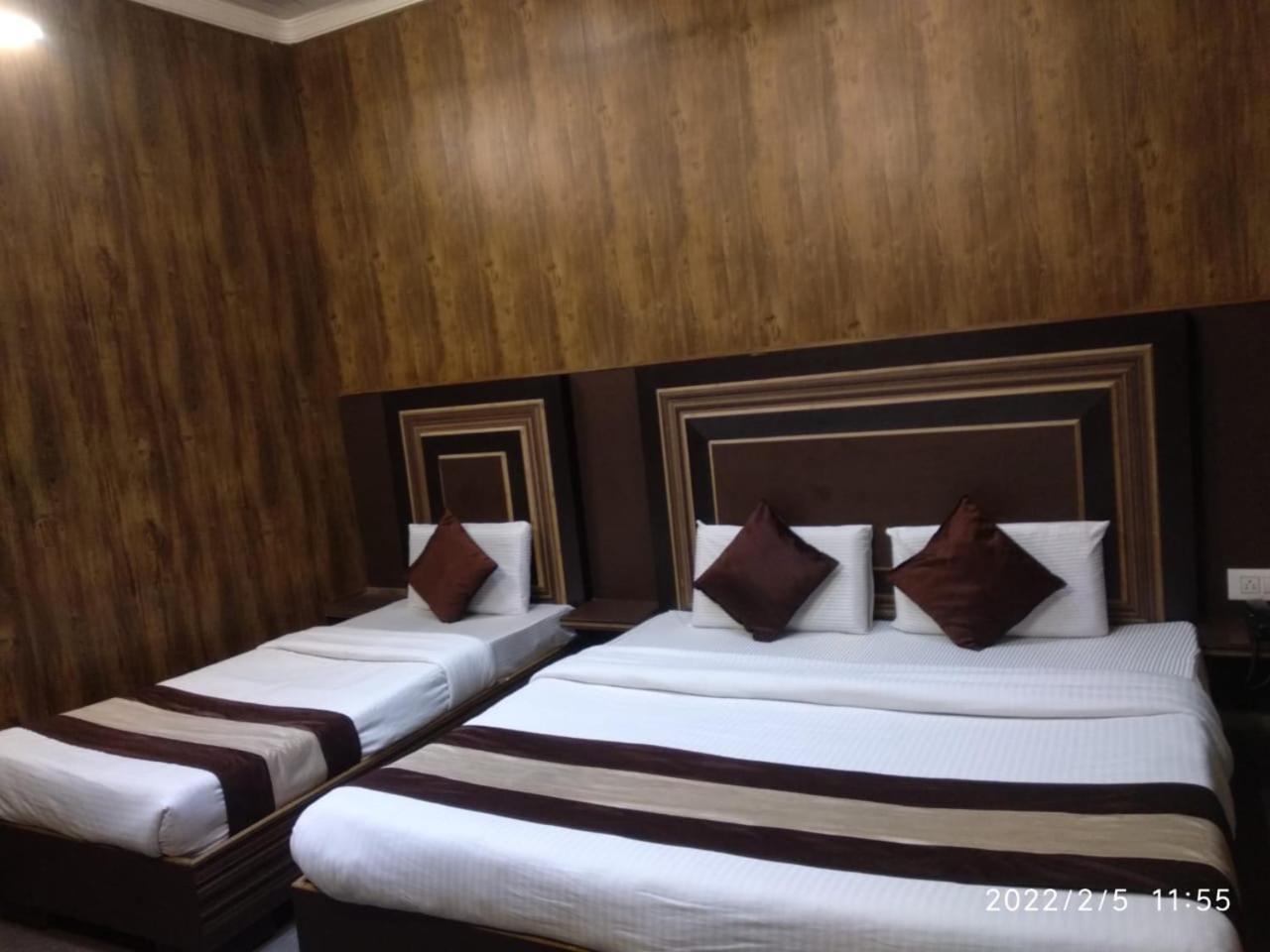 Hotel Pardesi Haridwār Exteriör bild