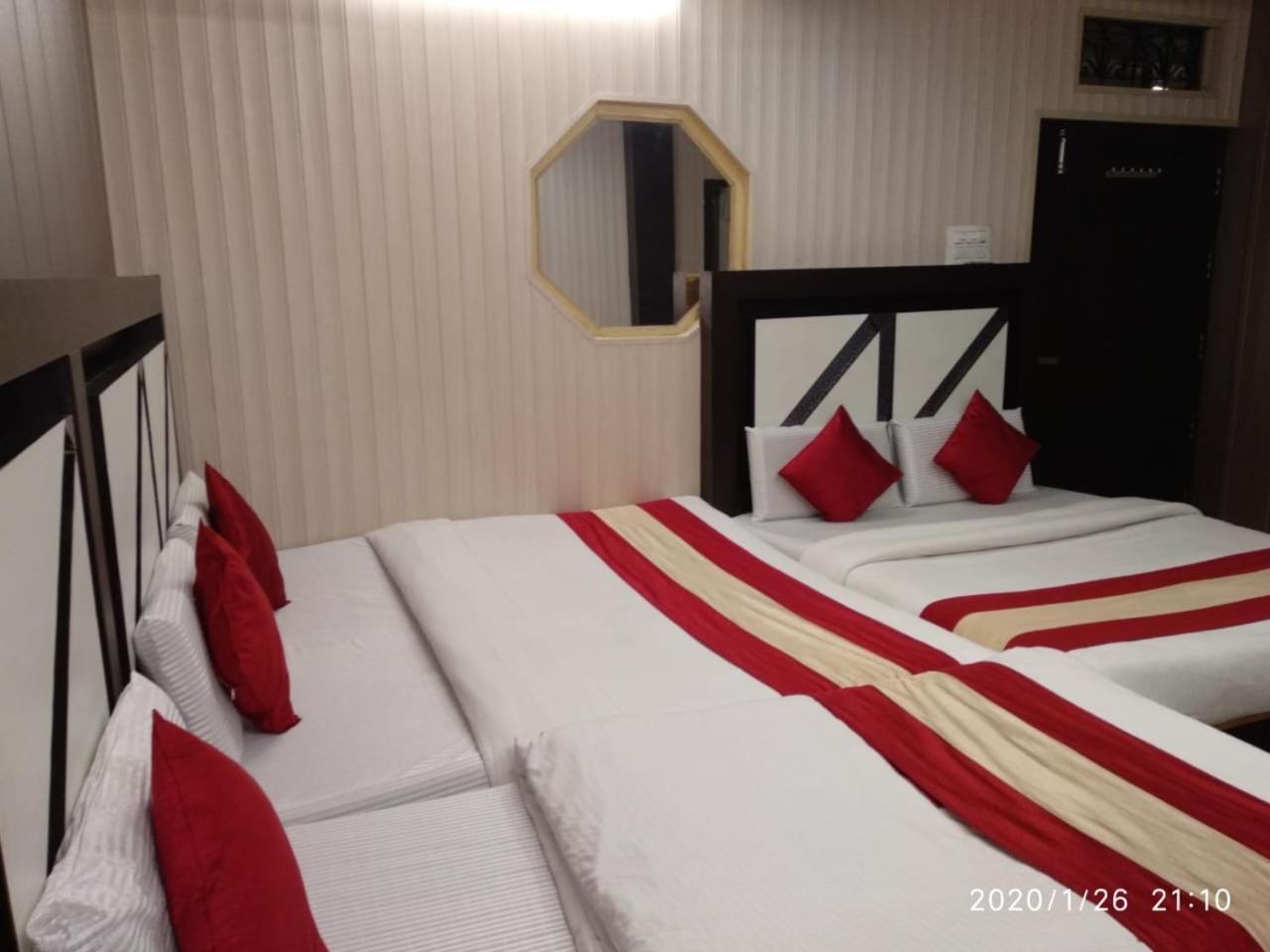 Hotel Pardesi Haridwār Exteriör bild