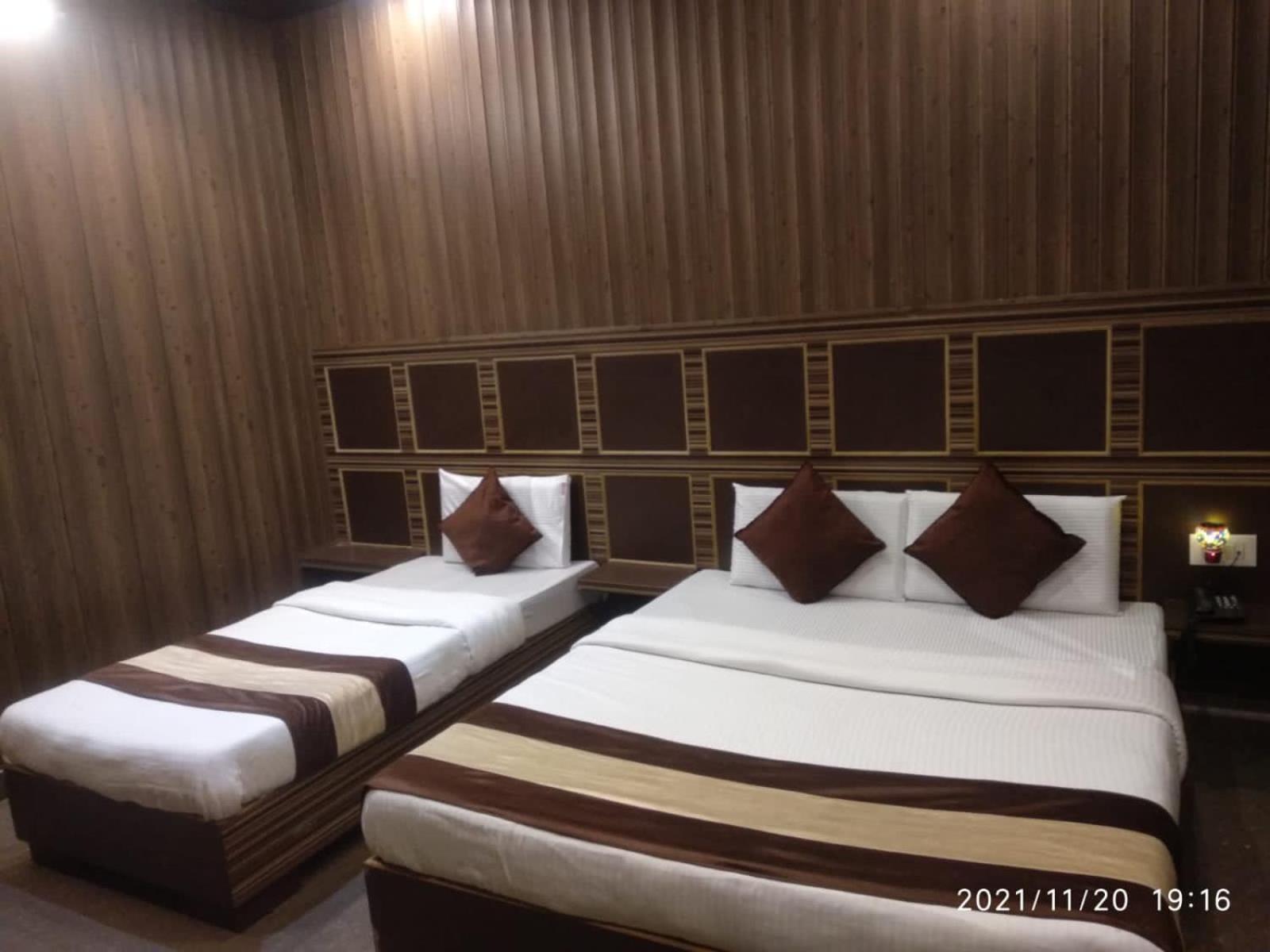 Hotel Pardesi Haridwār Exteriör bild