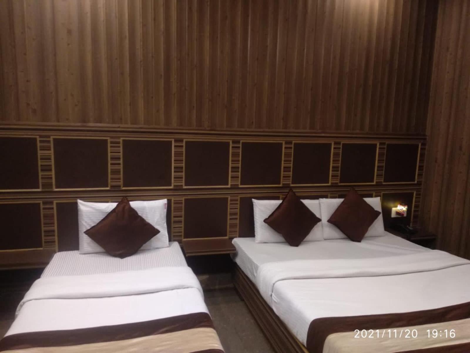 Hotel Pardesi Haridwār Exteriör bild