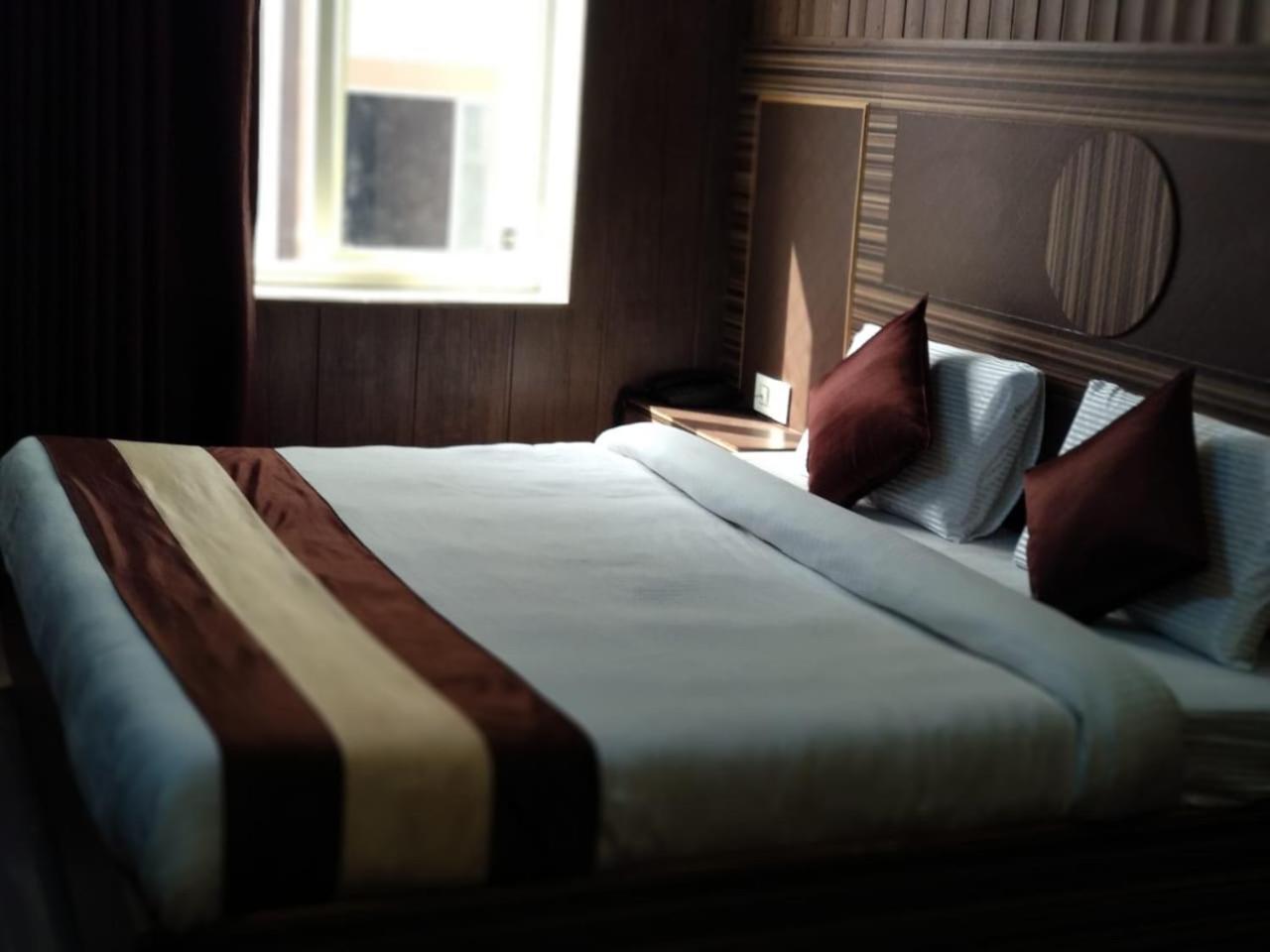 Hotel Pardesi Haridwār Exteriör bild